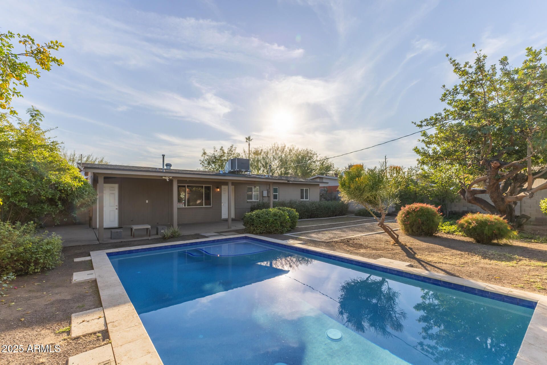 1008 W Amelia Avenue