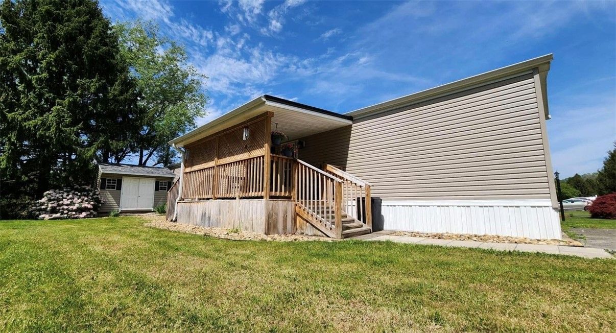 212 Kingston Ln
