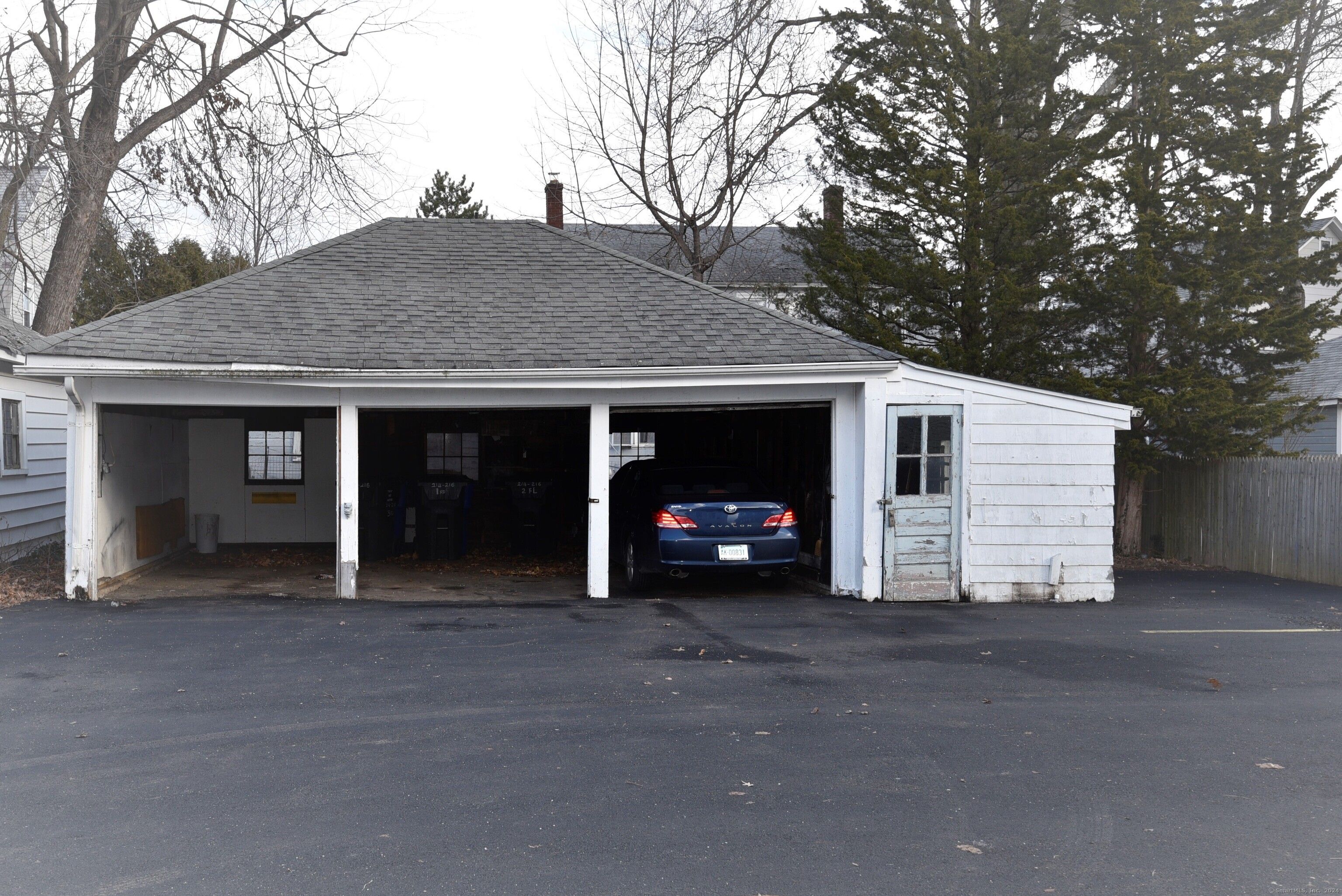 214 Quaker Lane South