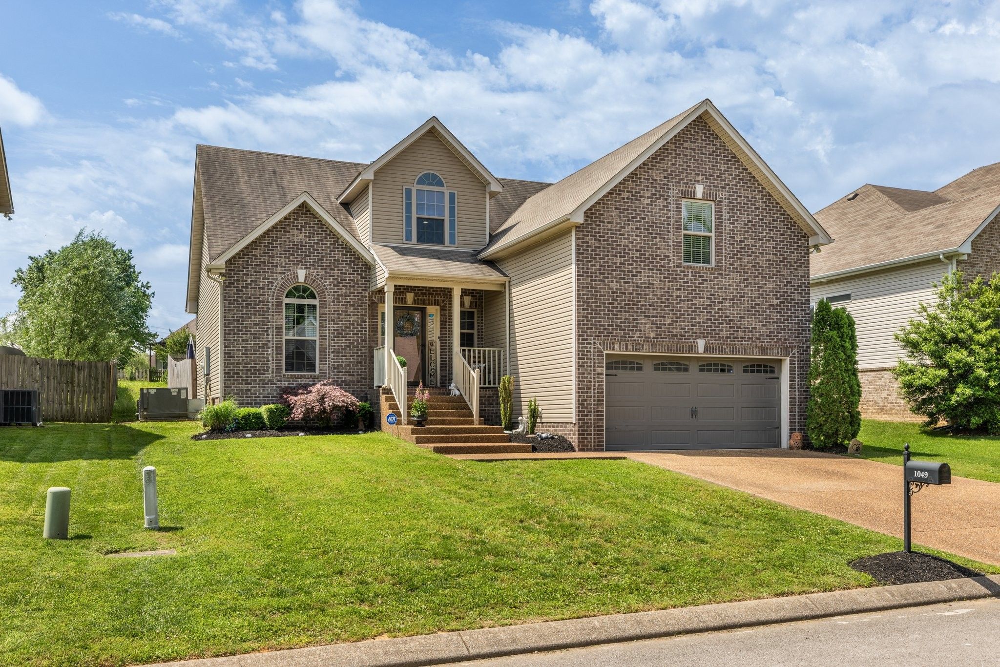 1049 Golf View Way