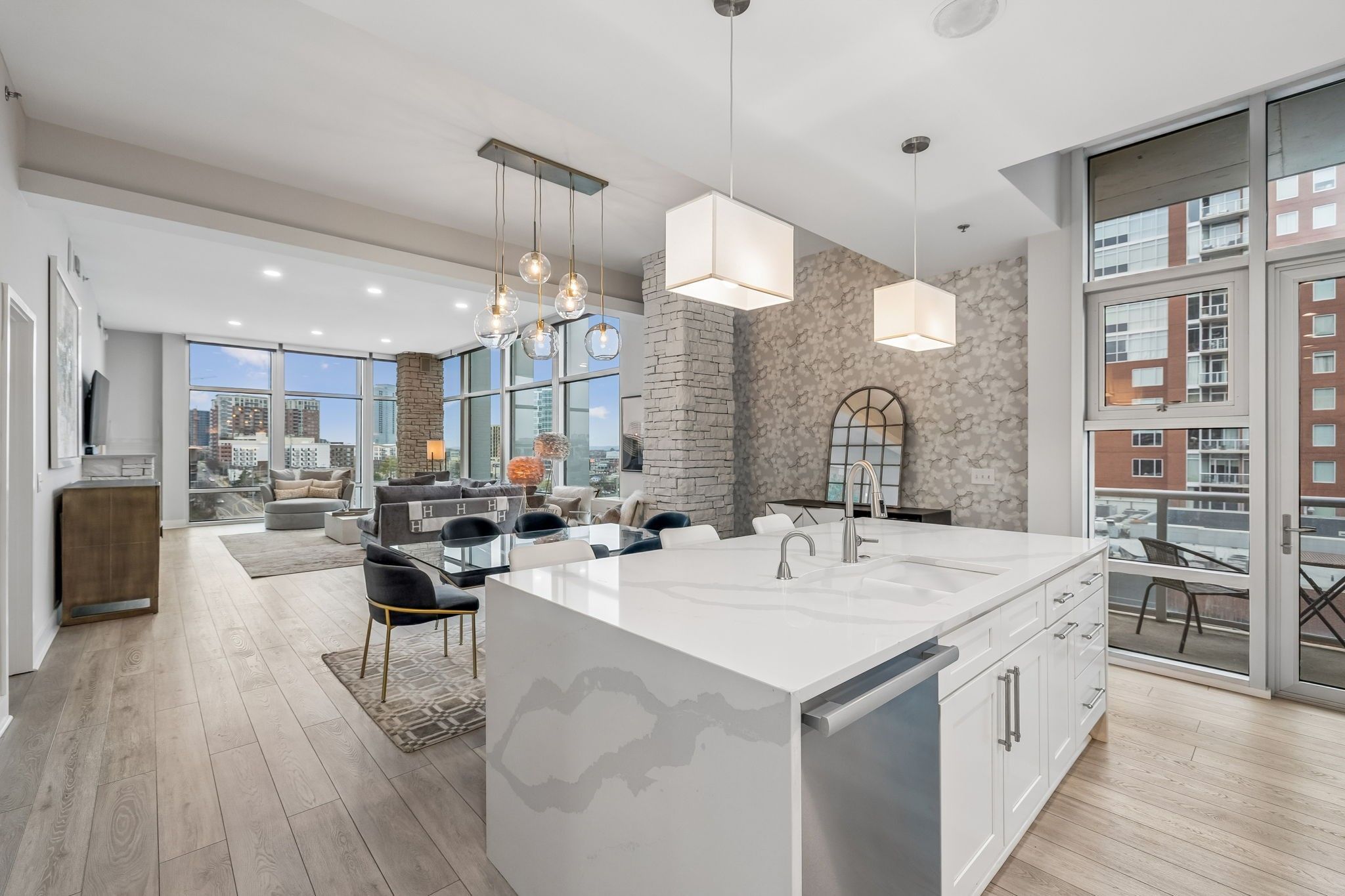 700 12th Ave S 701