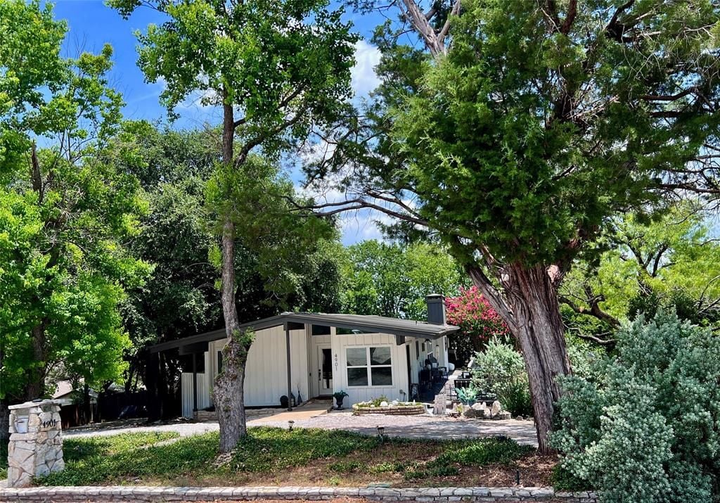 4901 Fairway Court