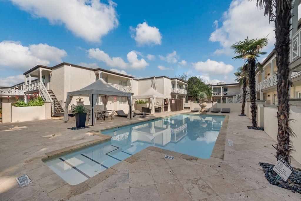 5927 E University Boulevard 218