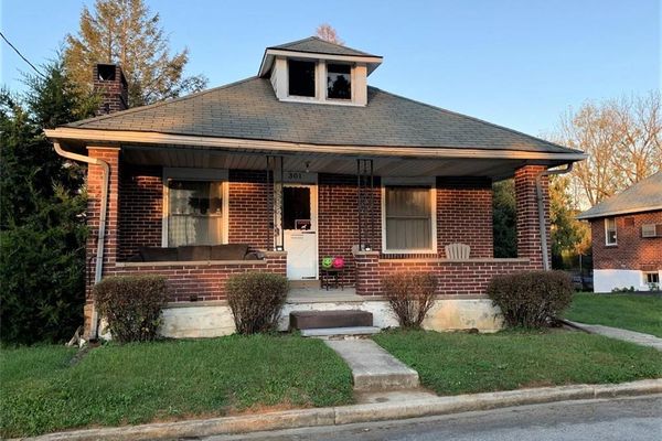 Millbrook Farms Emmaus Pa Homes For Sale Real Estate Neighborhoods Com