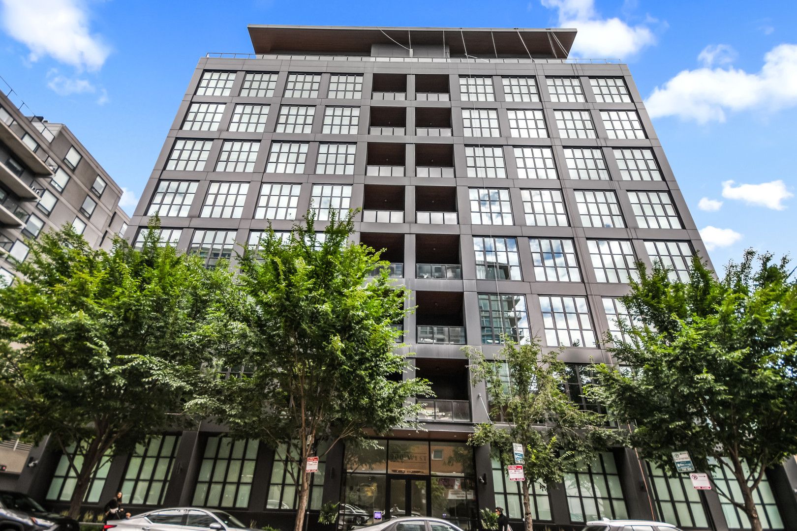 900 W Washington Boulevard 301