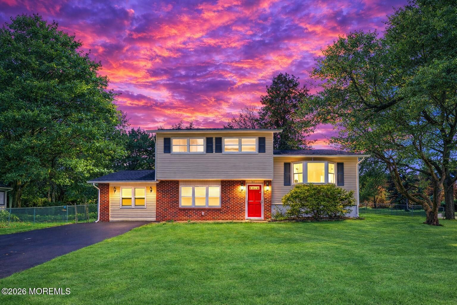 90 E Connecticut Concourse