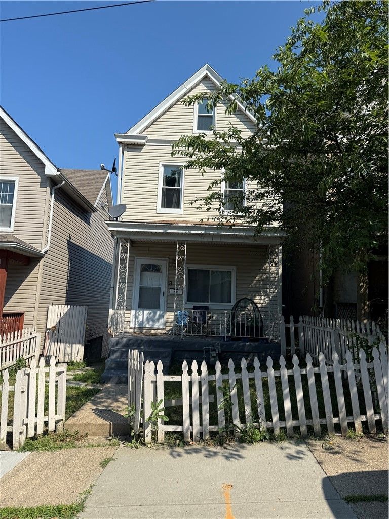 1230 Goe Ave