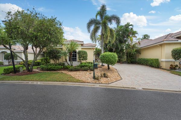 Wycliffe Country Club Homes for Sale in Wellington Florida