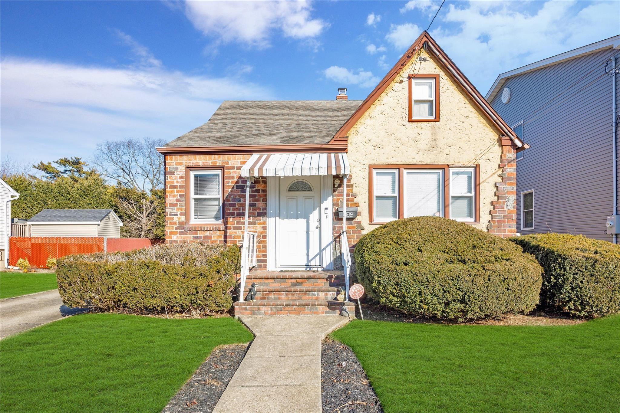 104 Maeder Avenue