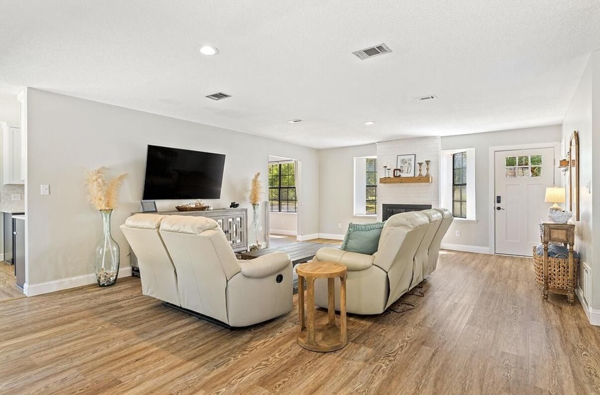 3590 Riddick Drive