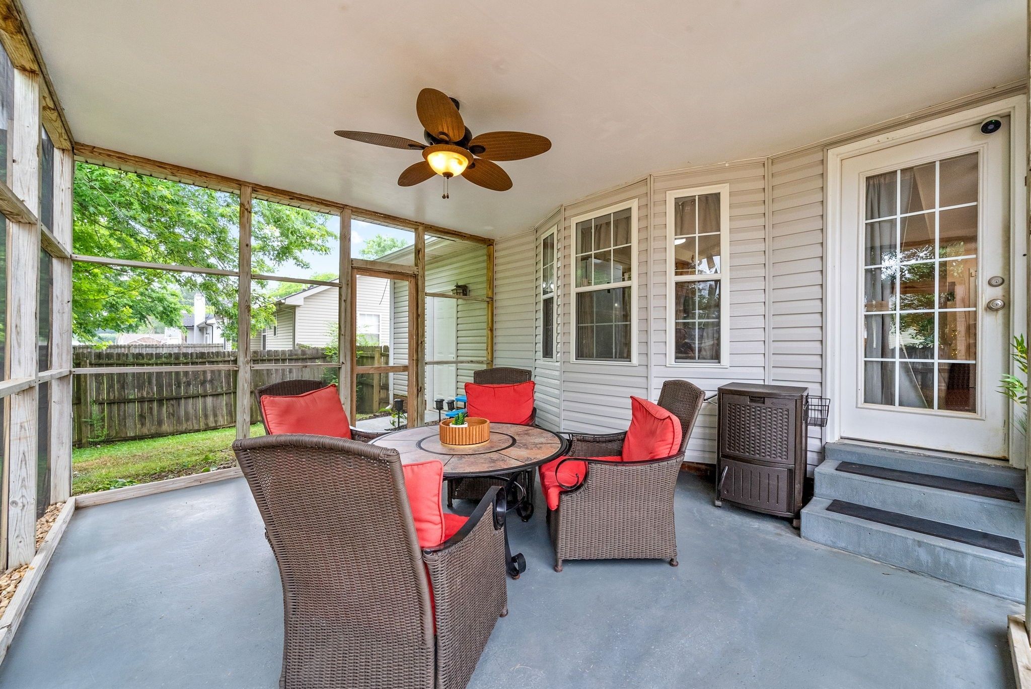 609 Corinth Ct