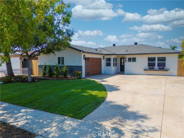 2545 W Greenacre Avenue