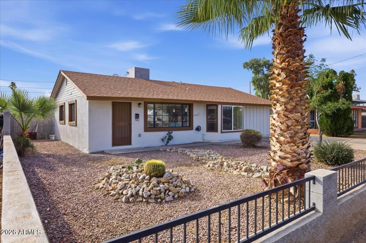 2741 W Meadowbrook Avenue