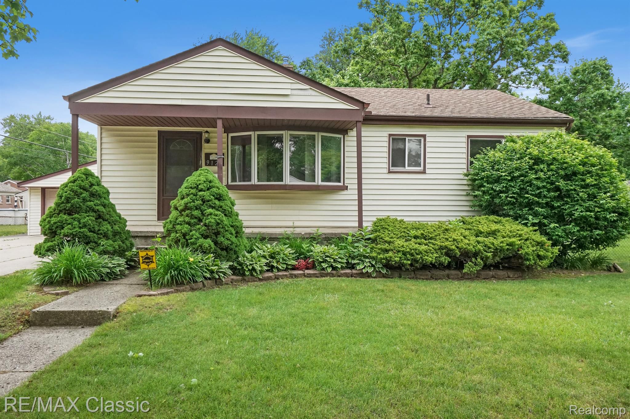 9126 Beatrice Street