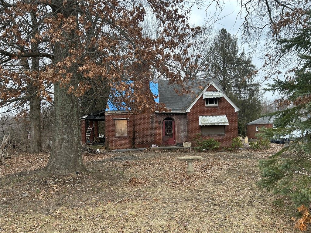 1832 S Eighty Eight Road