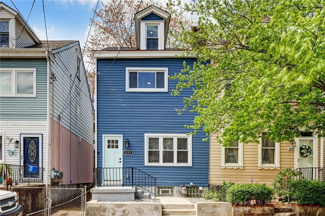 3226 Mary St