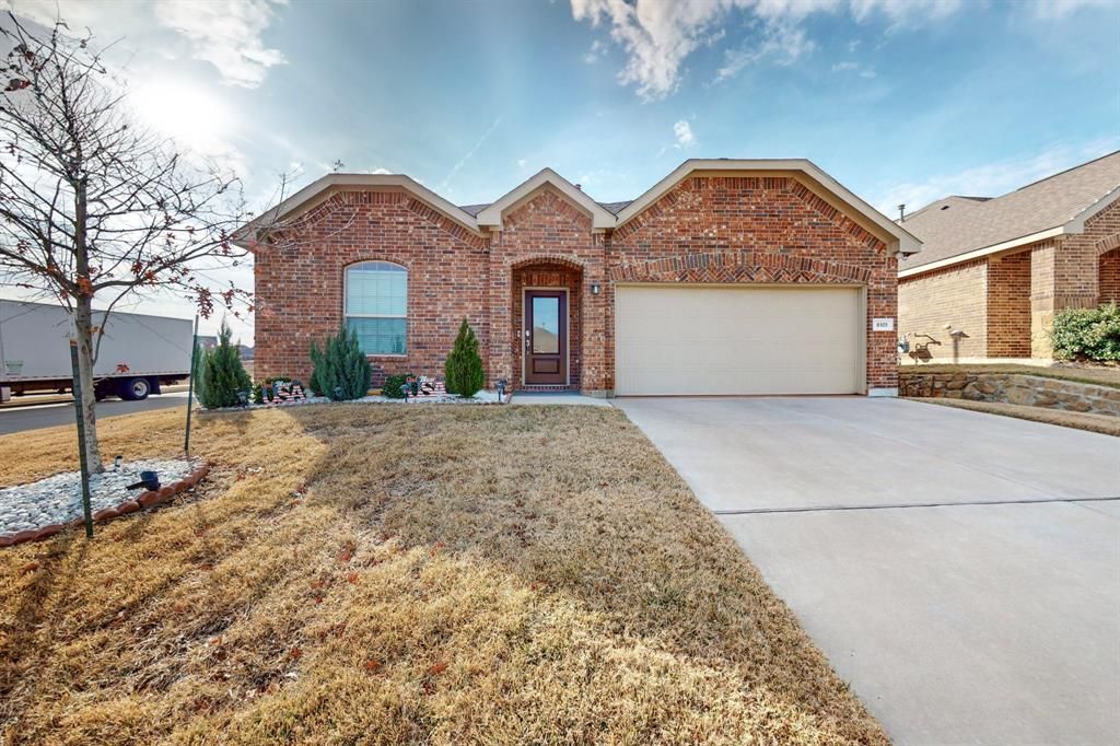6101 Fall Creek Lane