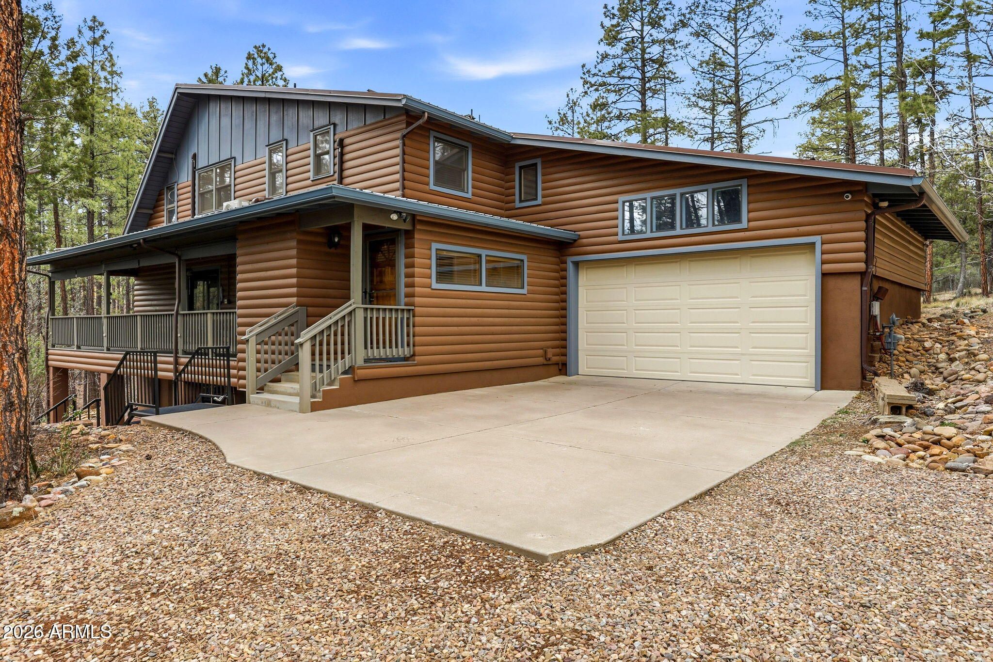 1041 E White Tail Drive
