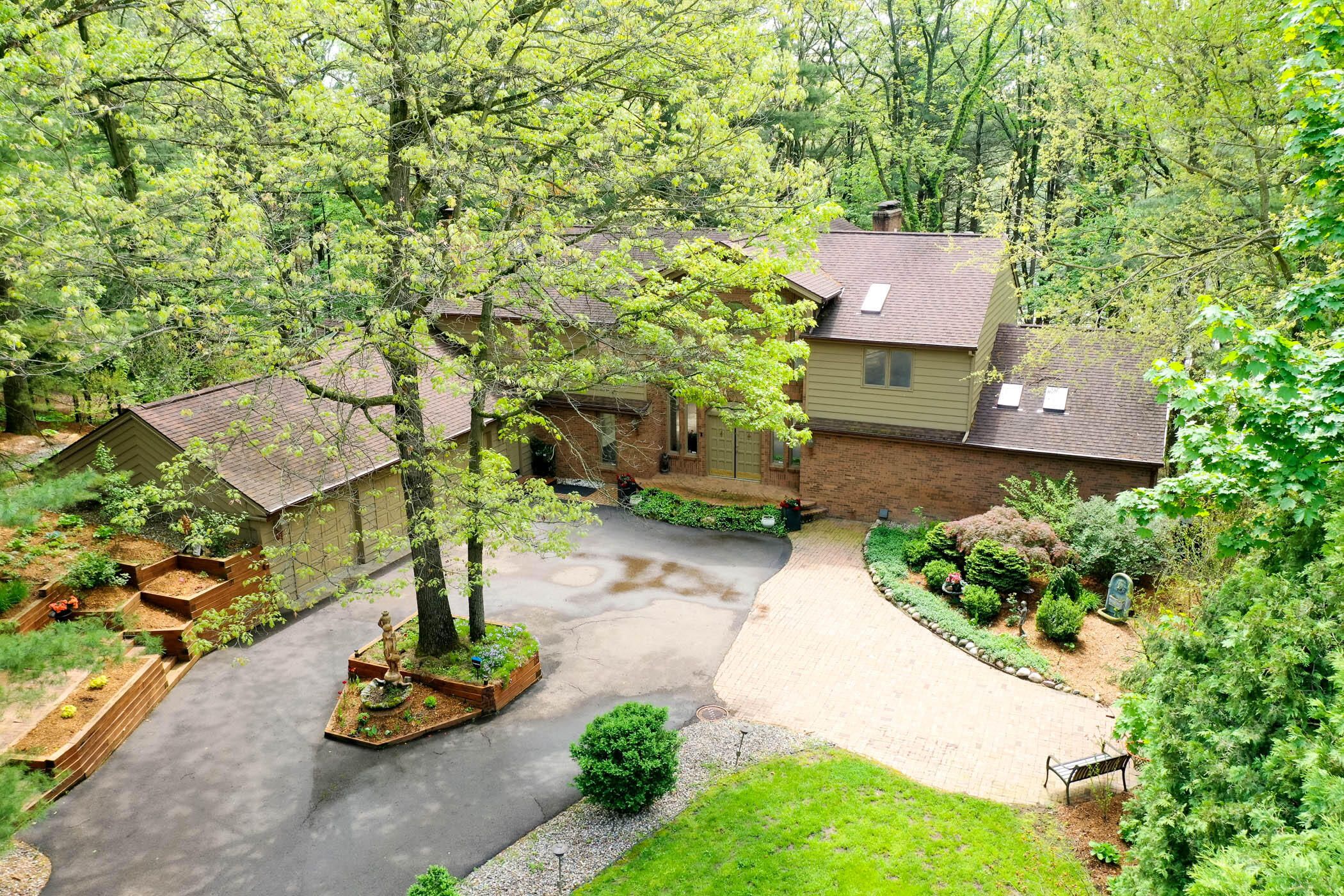 7129 Lakeridge Place