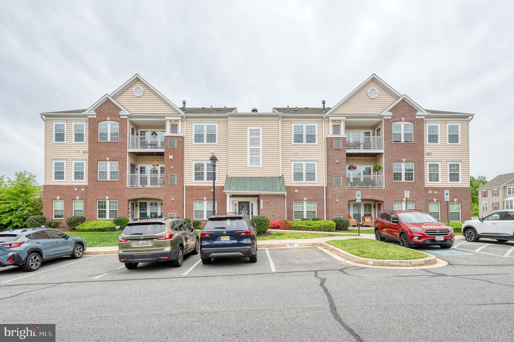 303 Lothian Way 303