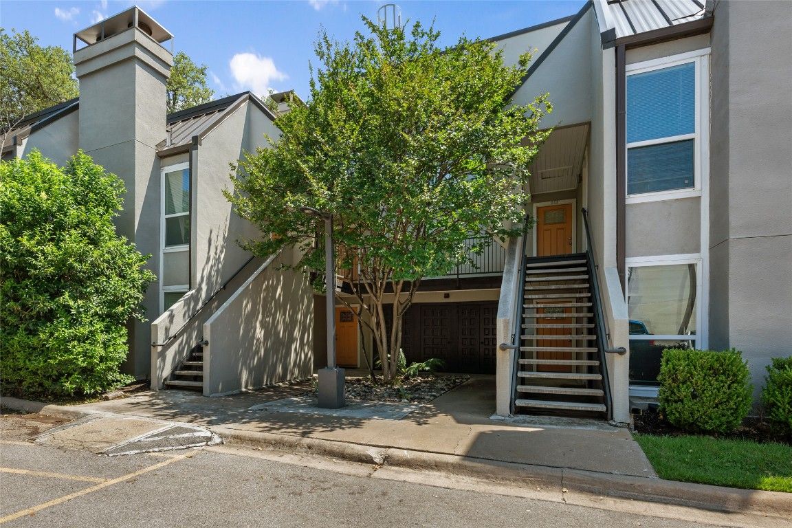 935 La Posada Drive 243
