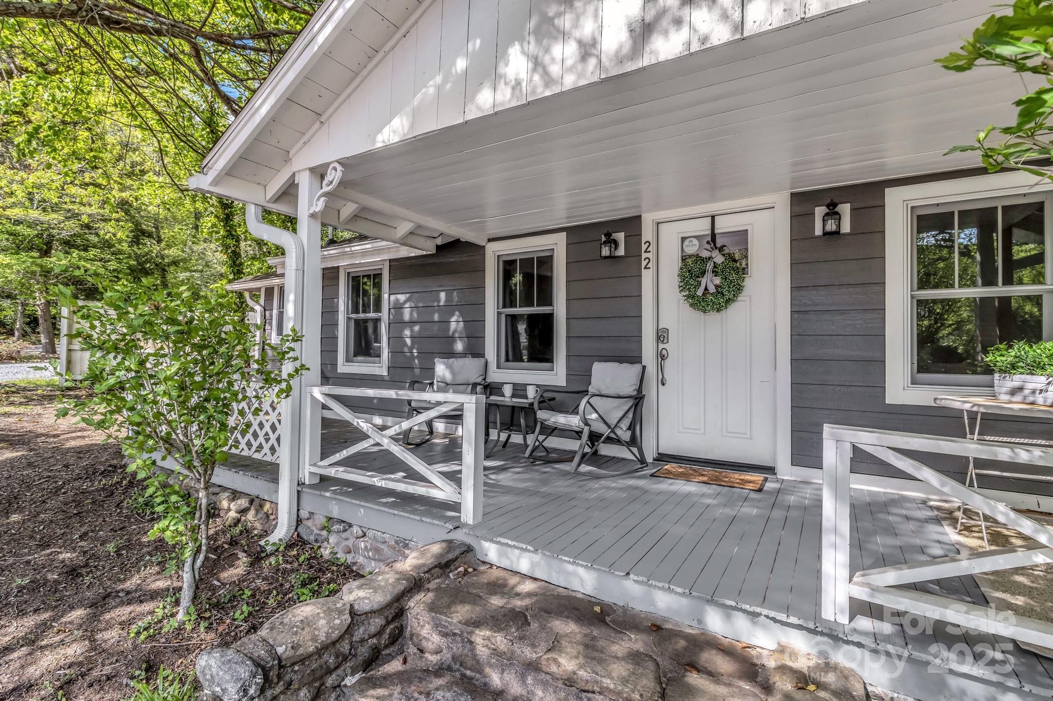 22 Moore Circle