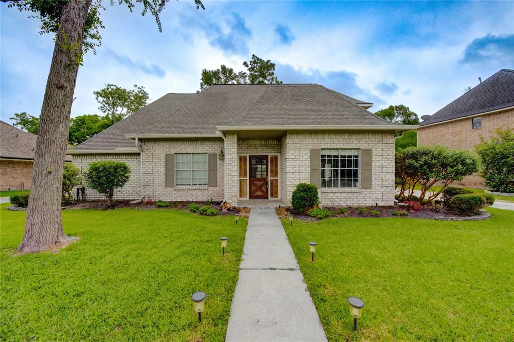 1802 Cobblestone Court