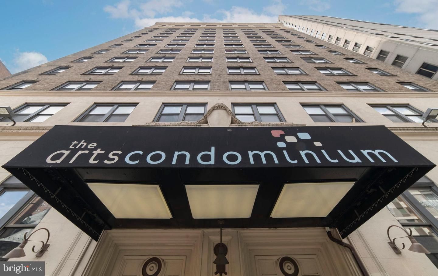 1324 Locust Street 00 814