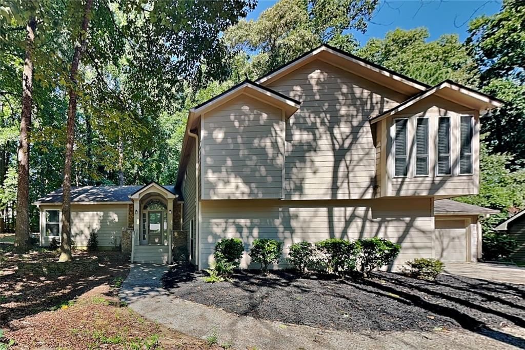 2293 Chimney Springs Drive