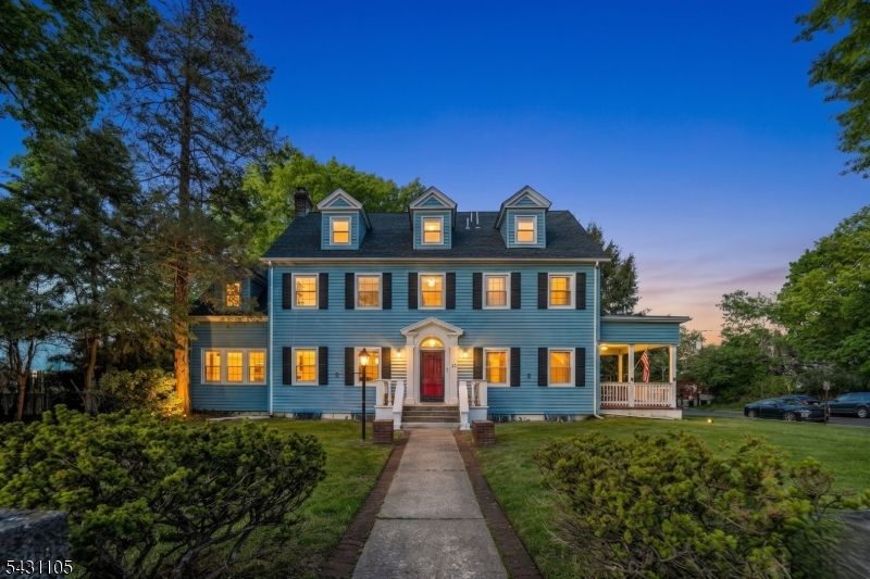 833 Salem Ave