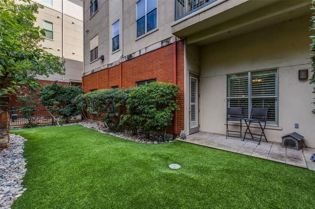 2950 Mckinney Avenue 106