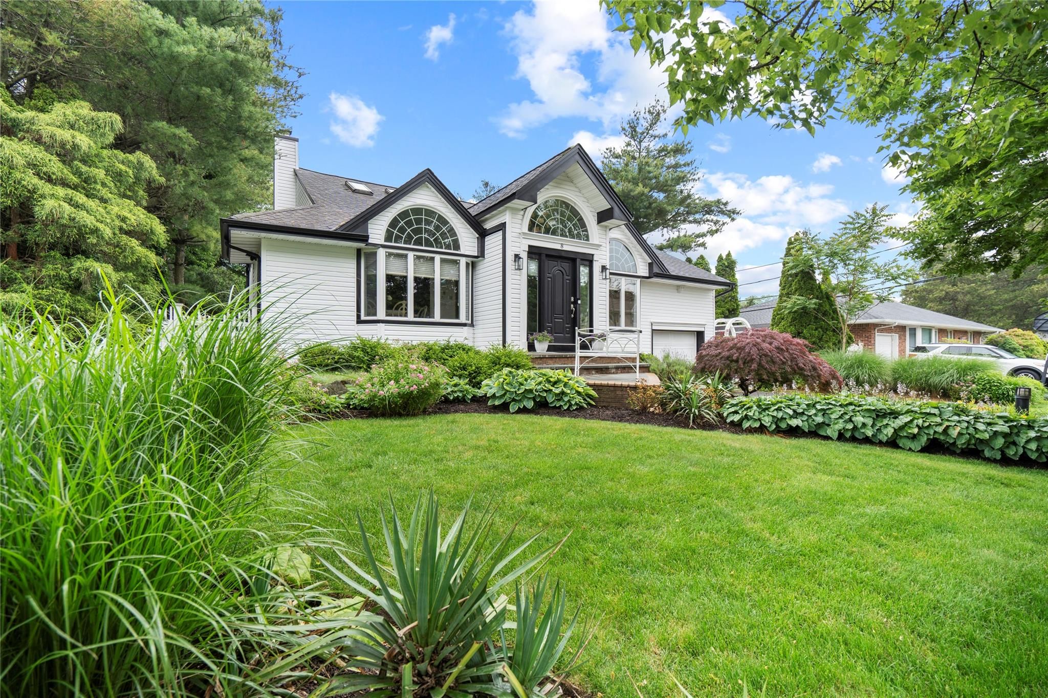 8 Ellis Drive