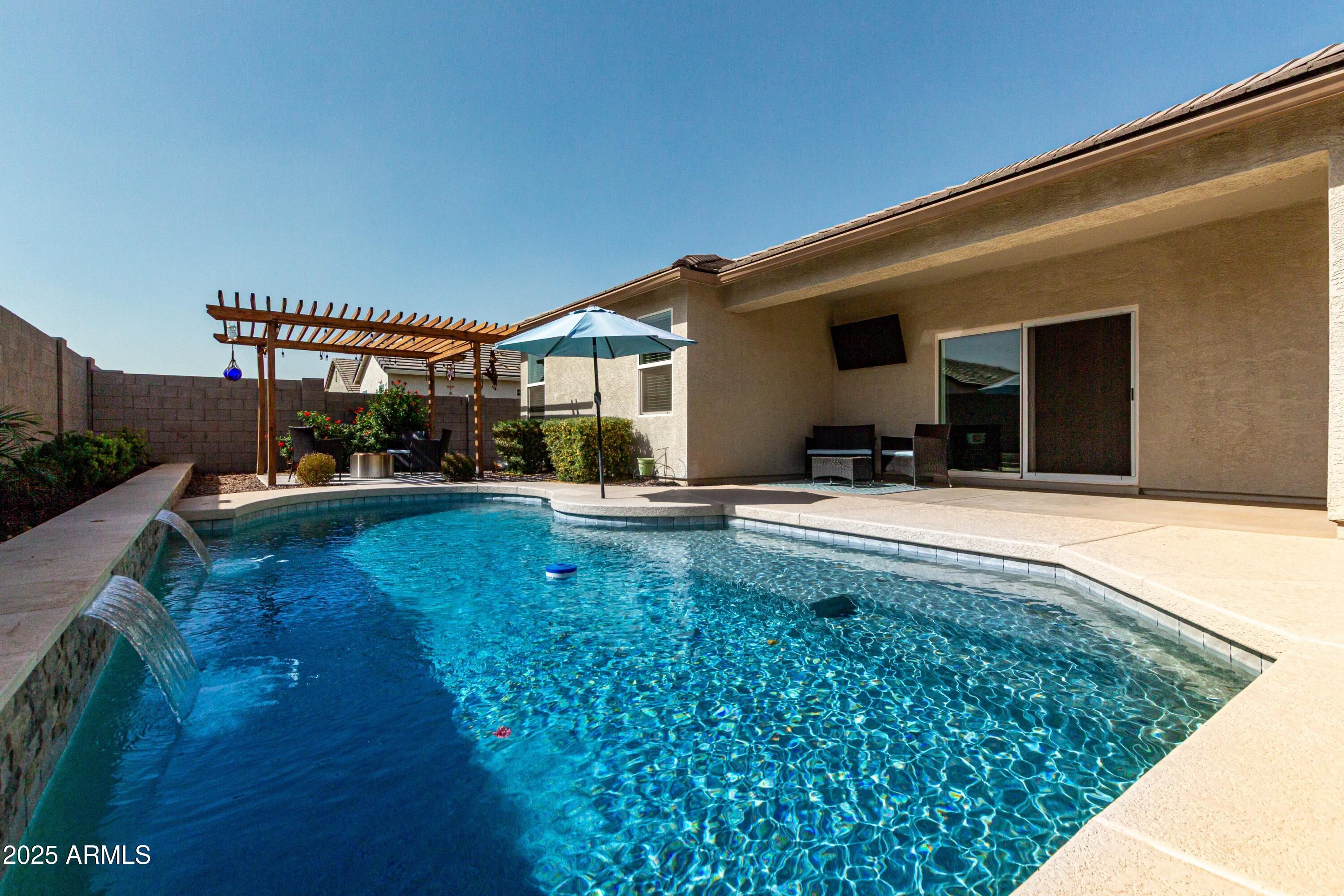 1039 W Tuli Way