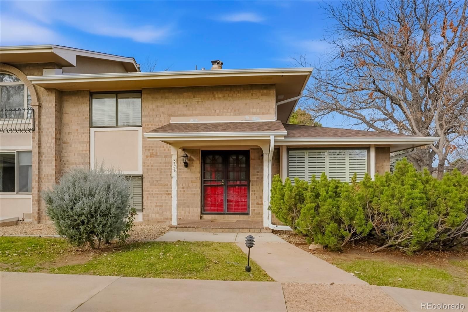 3255 S Pontiac Street