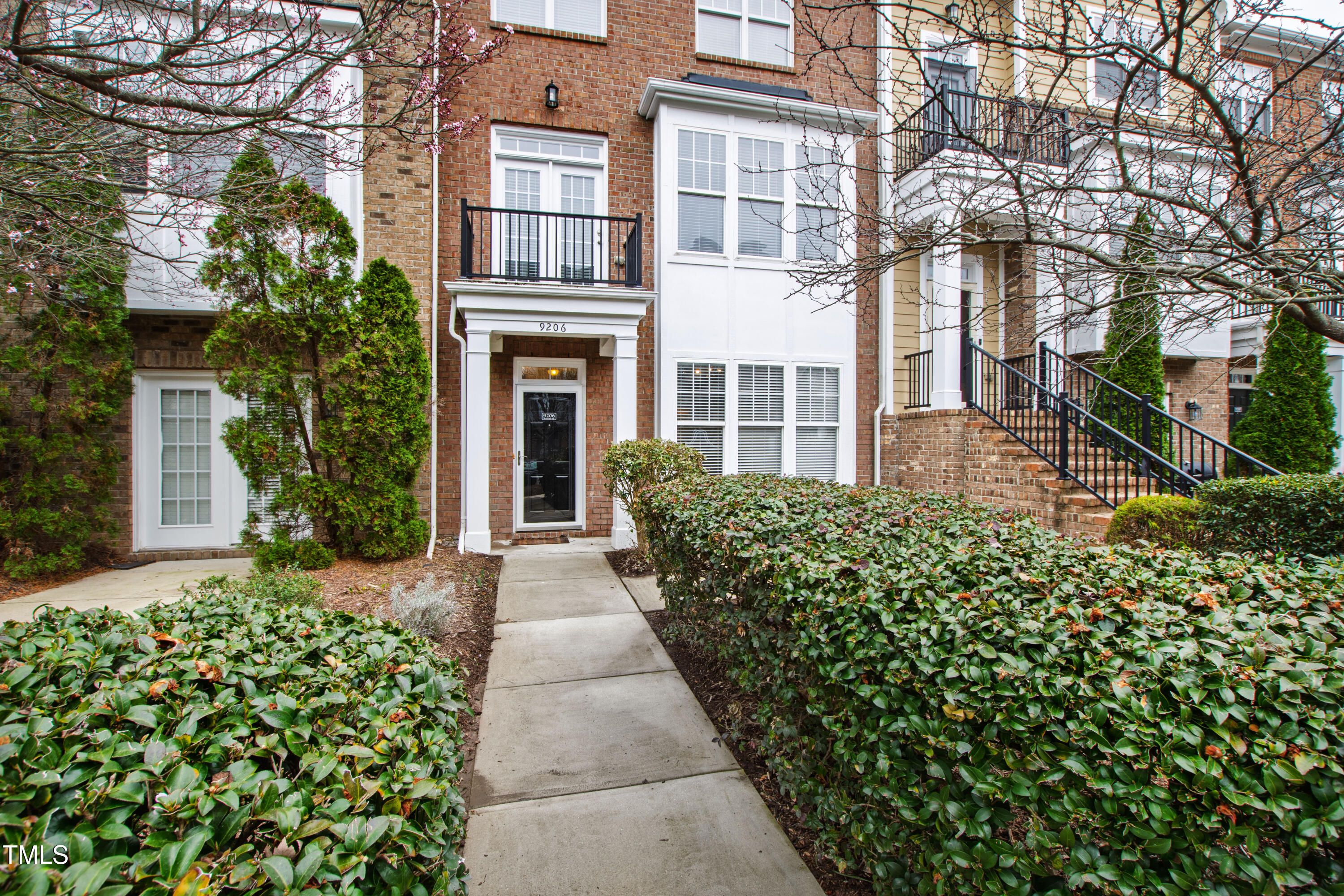 9206 Wooden Road