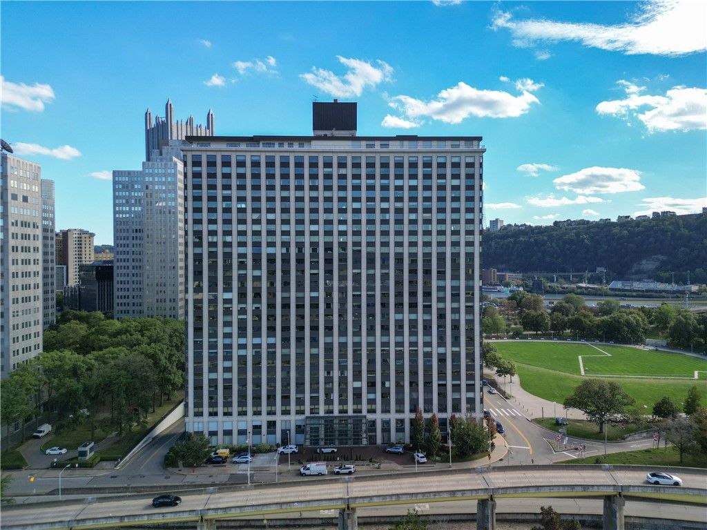 320 Fort Duquesne Blvd 12JK