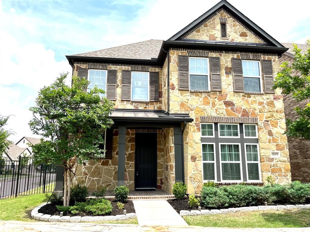 1019 Devonshire Drive