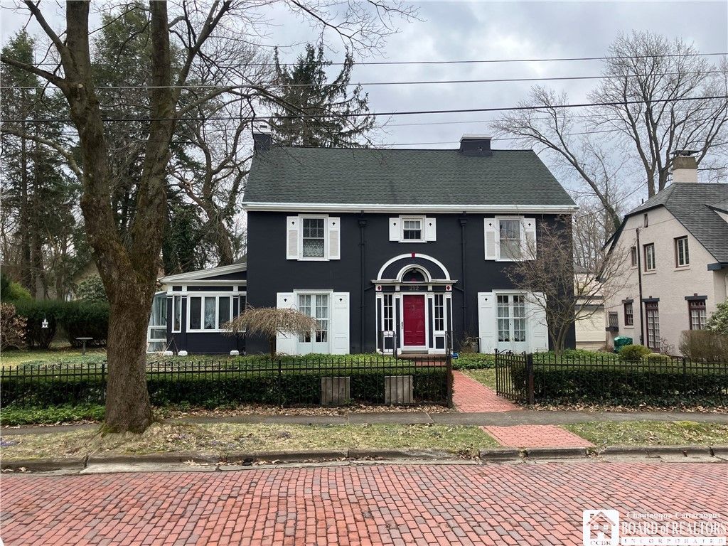 212 Van Buren Street