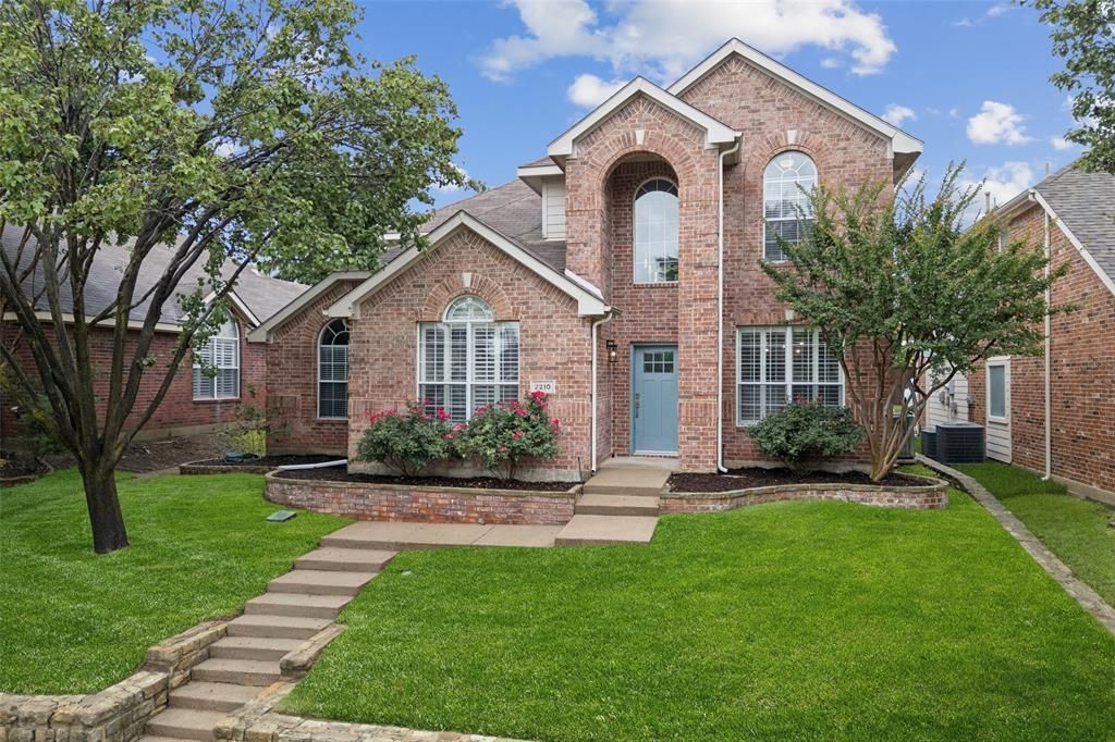 2210 Garden Crest Drive