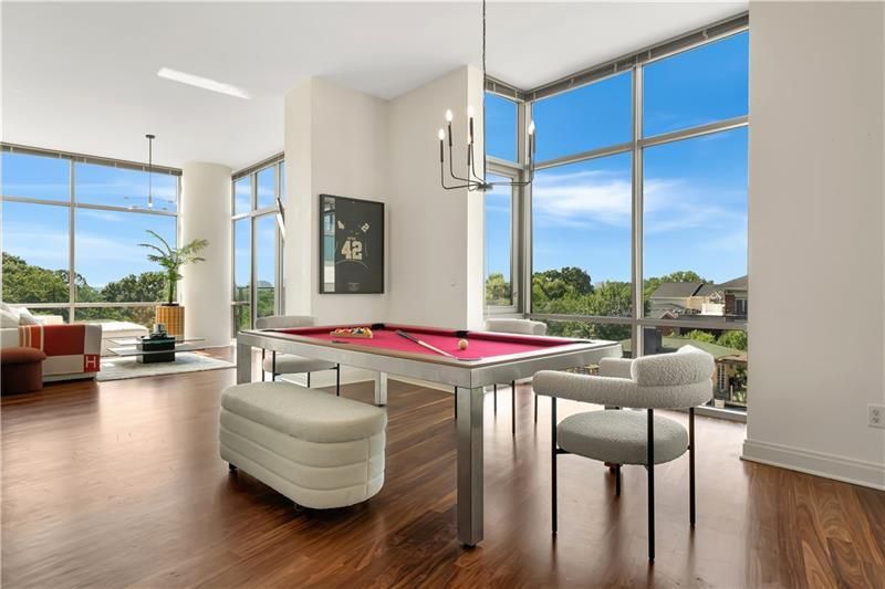 905 Juniper Street 805