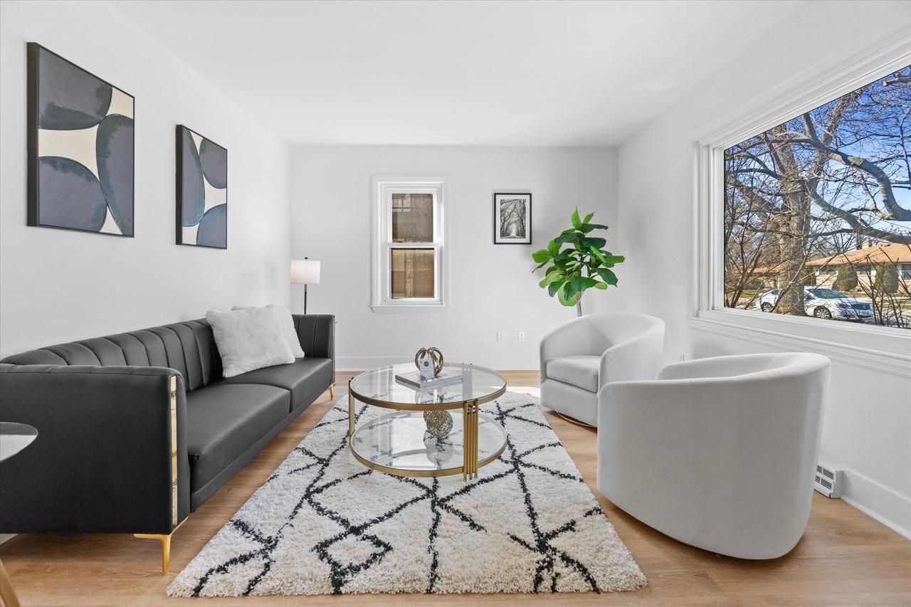 1301 East Norwich Avenue