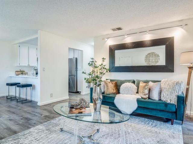 2202 La Terrace Circle
