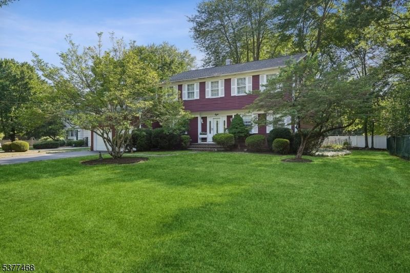 8 Tracy Ct
