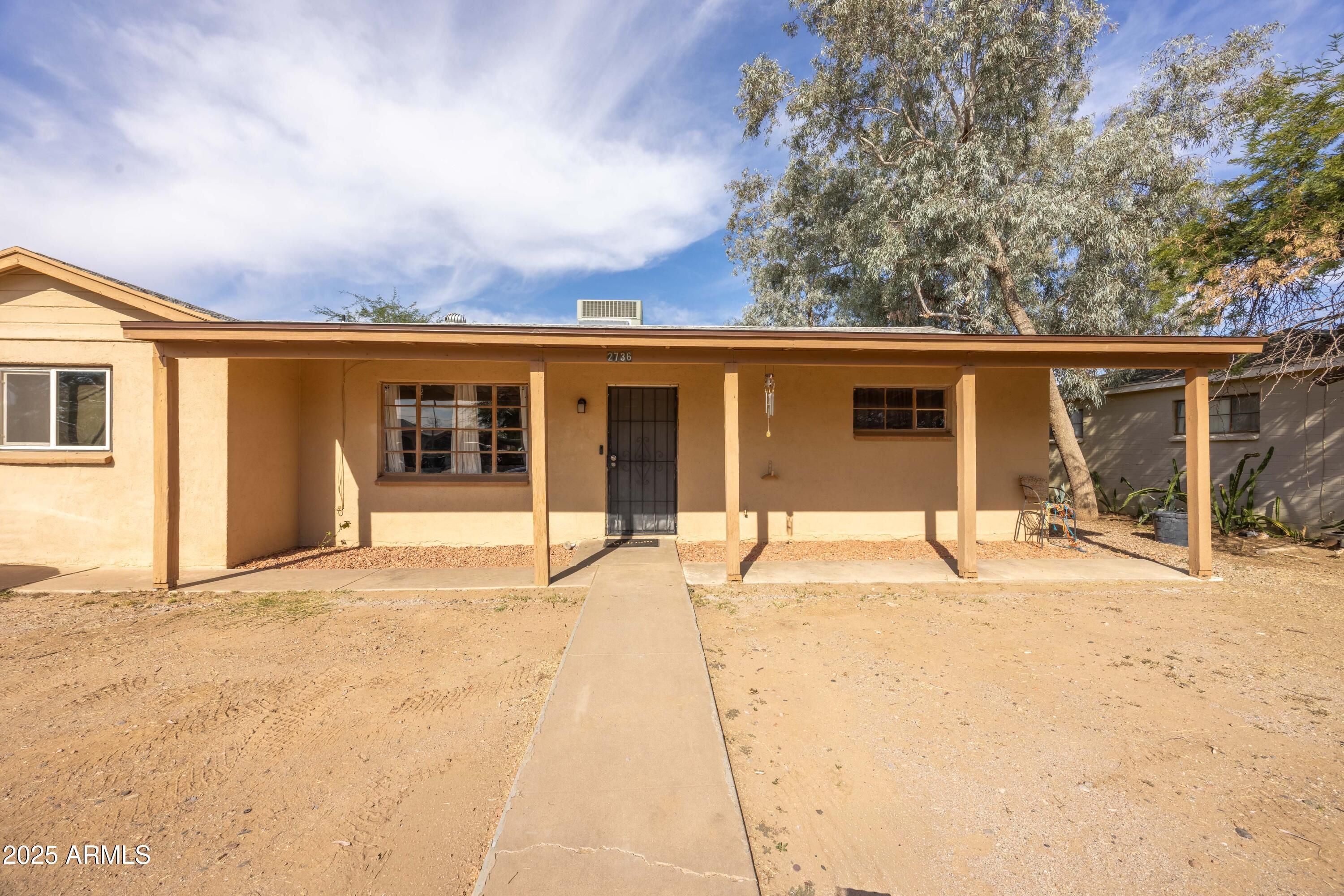2736 W El Caminito Drive