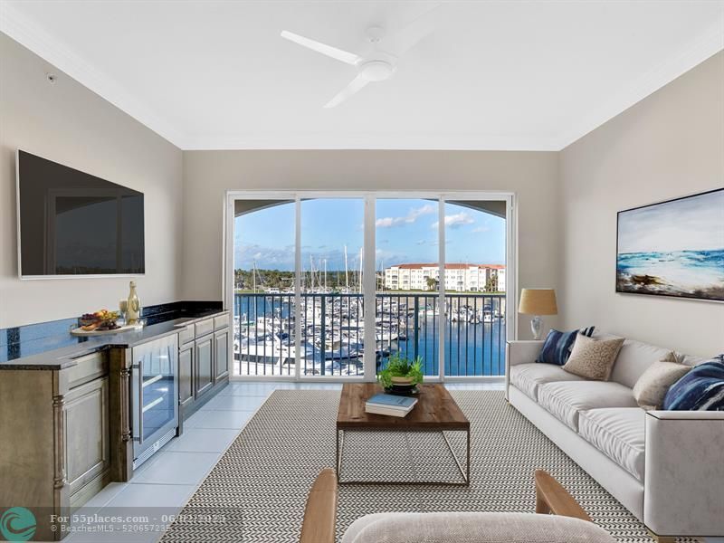 14 Harbour Isle Dr PH4