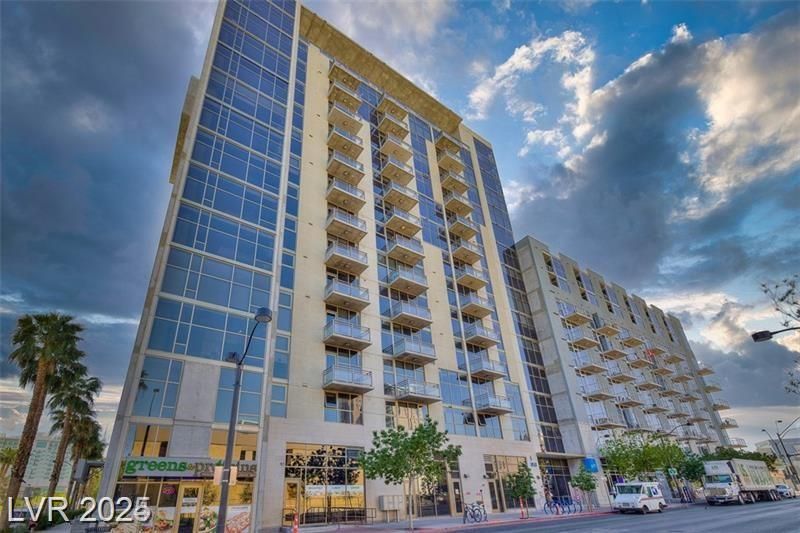 353 East Bonneville Avenue 555