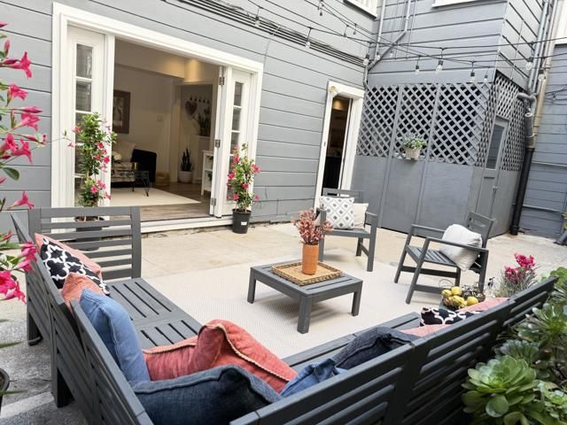 533 Oak Street