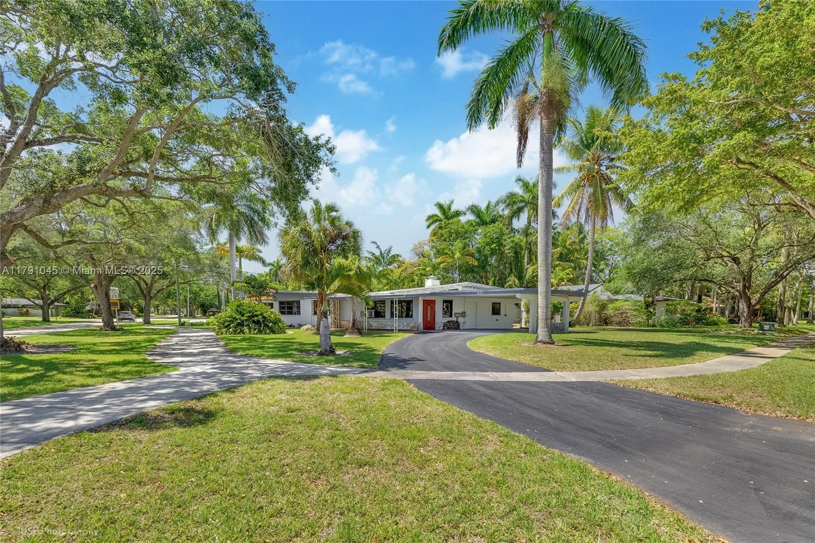 801 Orchid Dr
