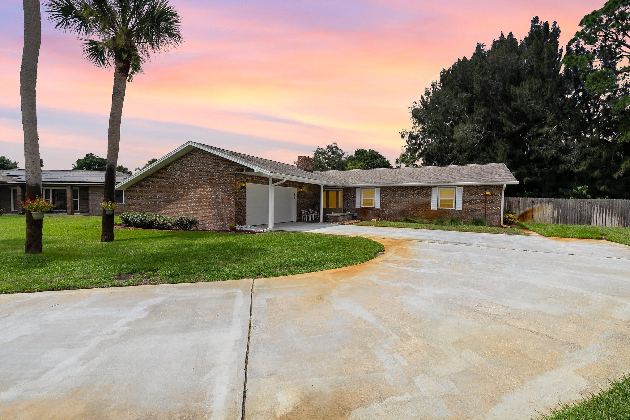 672 Manor Place