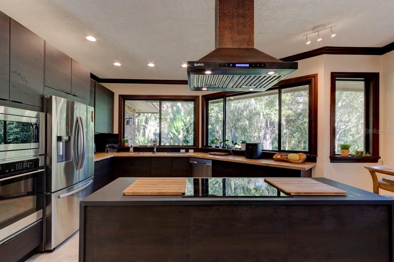 1811 E Spruce Creek Boulevard